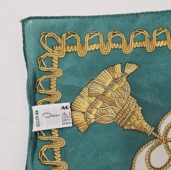 Oscar De La Renta Vintage Silk Scarf In Green White And Yellow - Picture 12 of 12